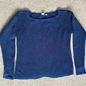 Gap sweater women’s size small navy blue